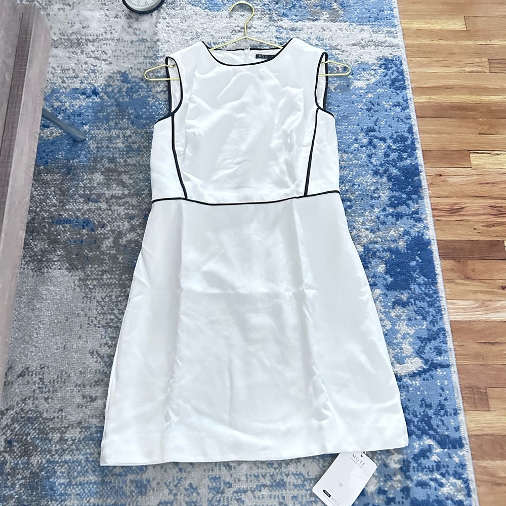 Motf size S Elegant White Sleeveless Dress.